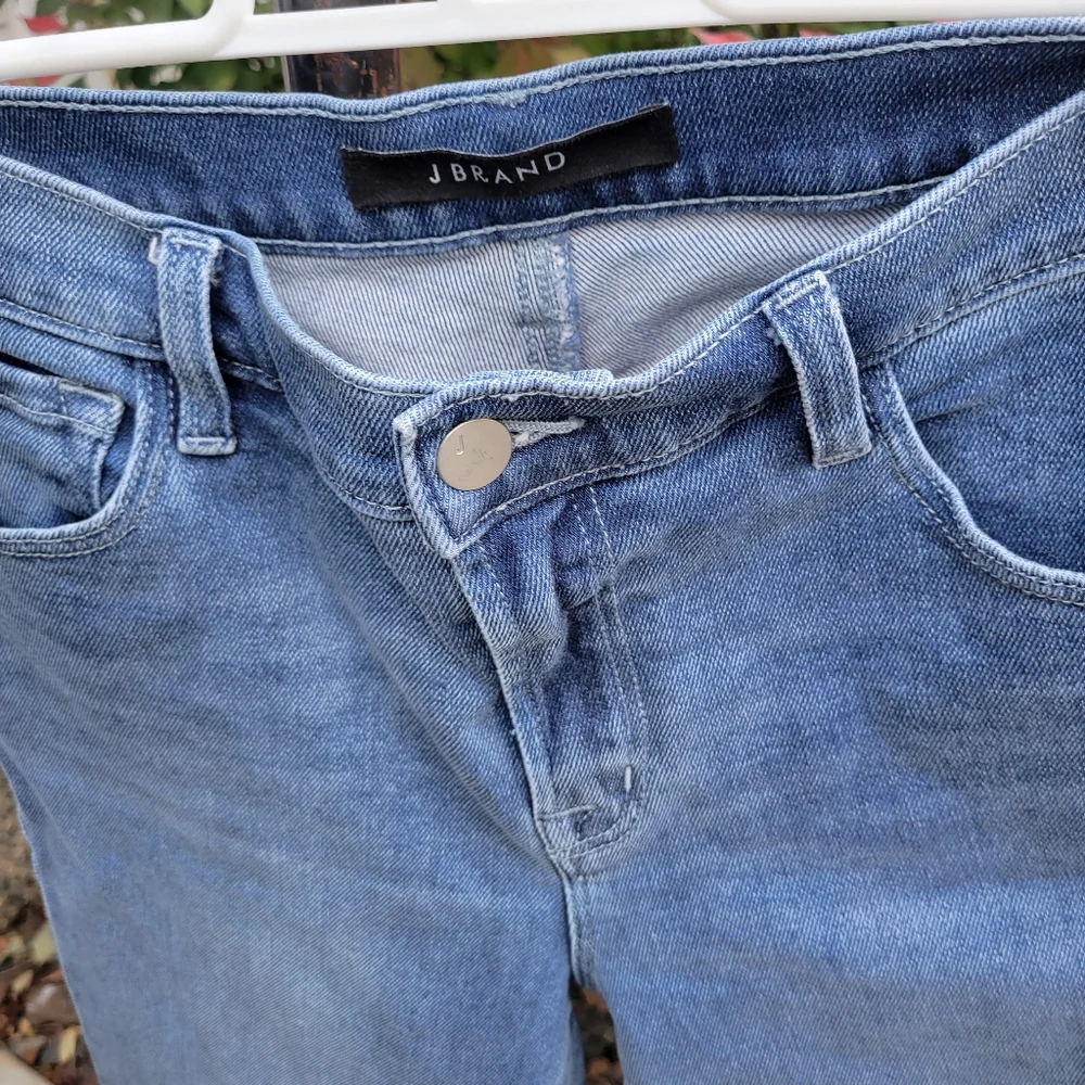 J Brand Silvery Ruby High Rise cropped cigarette jean size 27 medium wash - Picture 5 of 10